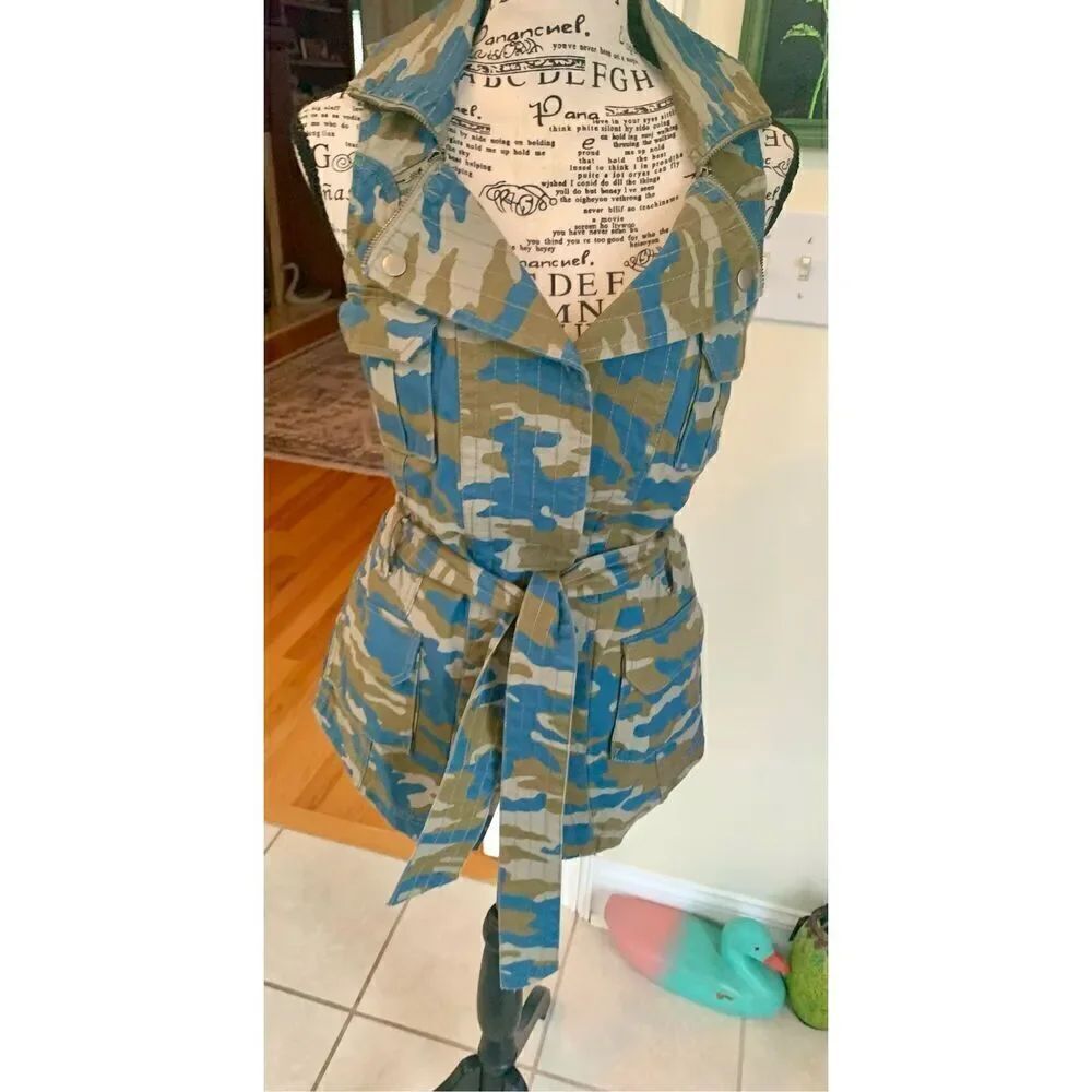 G.I.L.I. Got It Love It Teal Olive Tan Camouflage Split Collar Vest NWOT